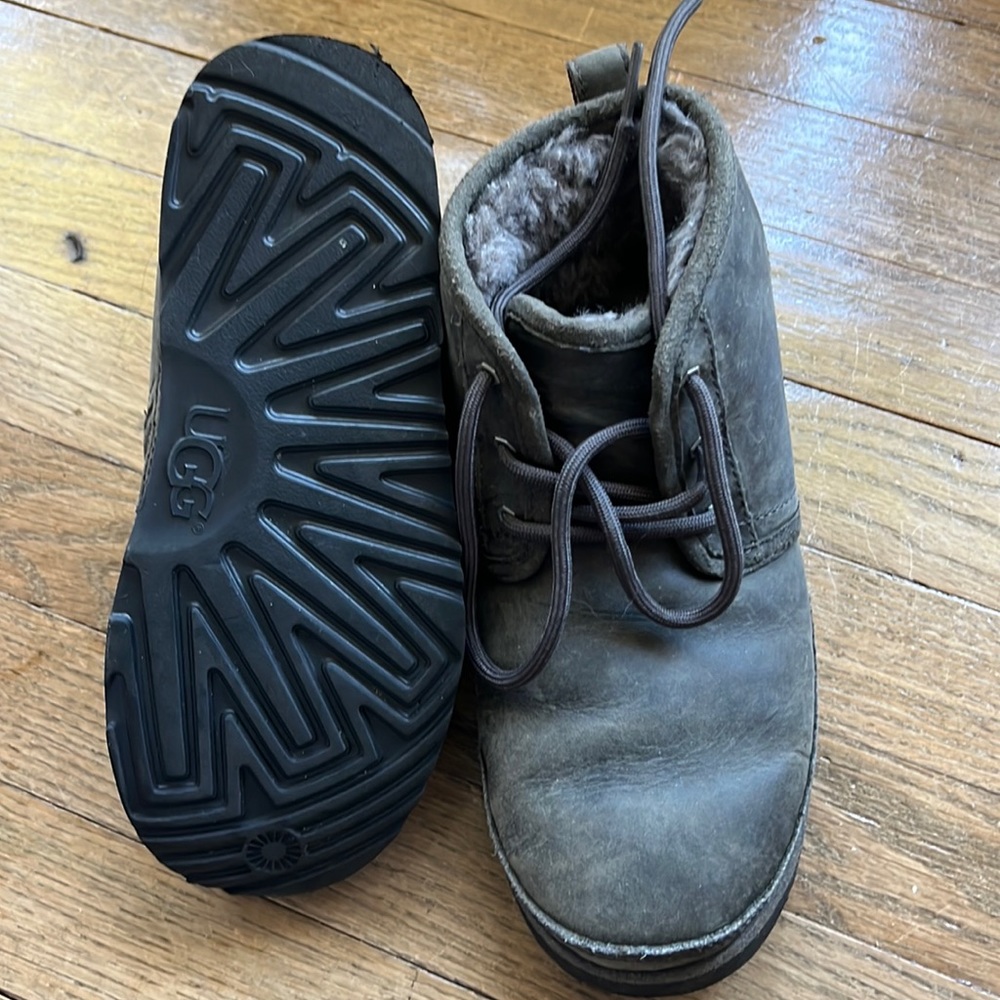 Kid’s Ugg boots
